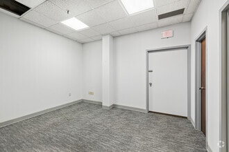 949-955 Yonkers Ave, Yonkers, NY à louer Photo intérieure– Image 2 sur 2