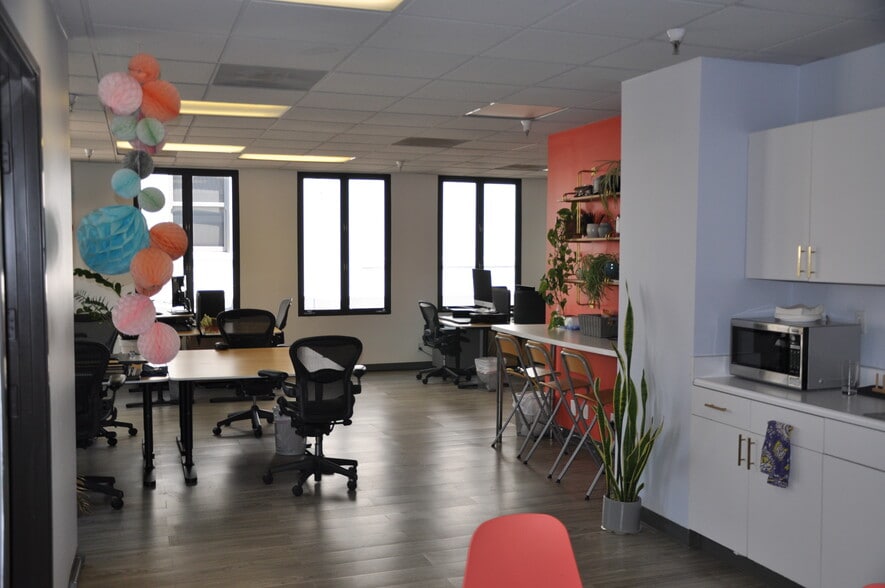 36 W Colorado Blvd, Pasadena, CA à louer - Photo intérieure – Image 3 sur 12