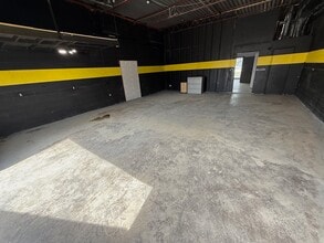 1247 36th Ave NE, Calgary, AB à louer Photo intérieure– Image 2 sur 15