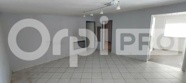 Plus de détails pour Local commercial à vendre