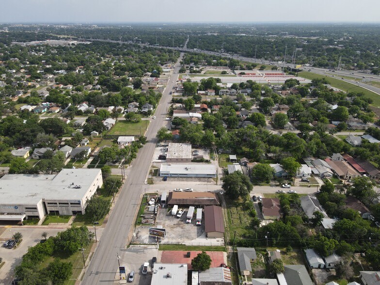 2111 S Hackberry St, San Antonio, TX à vendre - Photo de l’immeuble – Image 3 sur 17