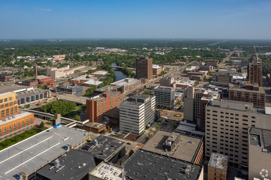 120 N Washington Sq, Lansing, MI à louer - Aérien – Image 2 sur 4