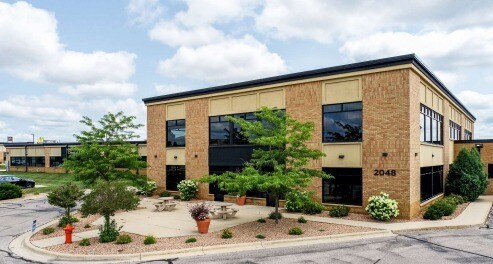 2048 Superior Dr NW, Rochester, MN à louer - Photo de l’immeuble – Image 2 sur 5