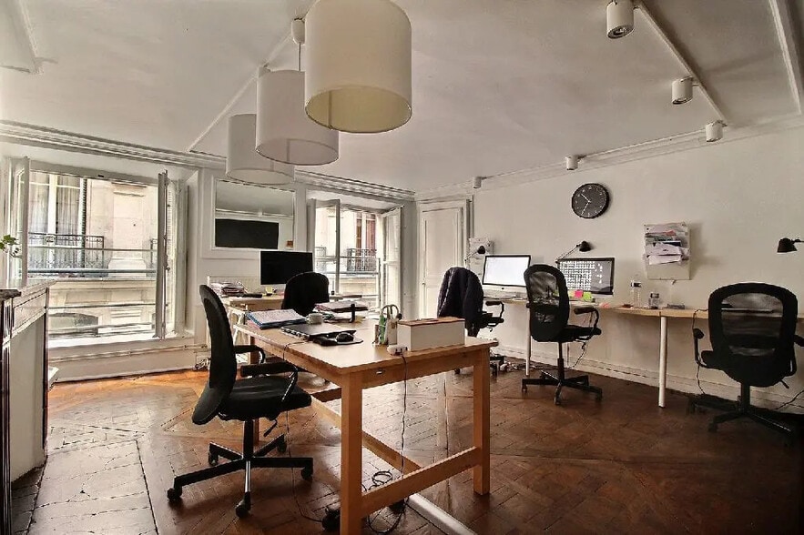 15 Rue Du Colonel Driant, Paris à louer - Photo de l’immeuble – Image 3 sur 6