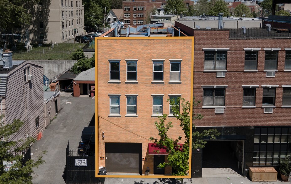 1427 Astoria Blvd, Astoria, NY à vendre - Aérien – Image 1 sur 5