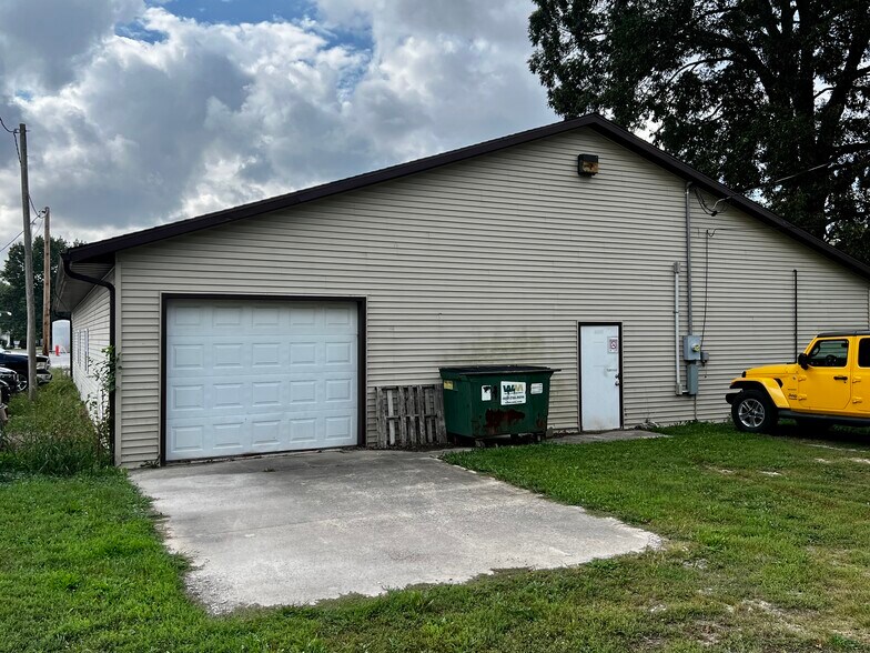 1120 E Jackson St, Macomb, IL à vendre - Photo de l’immeuble – Image 2 sur 16