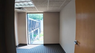 1800 Pioneer Creek Ctr, Maple Plain, MN à louer - Vidéo sur l’annonce professionnelle