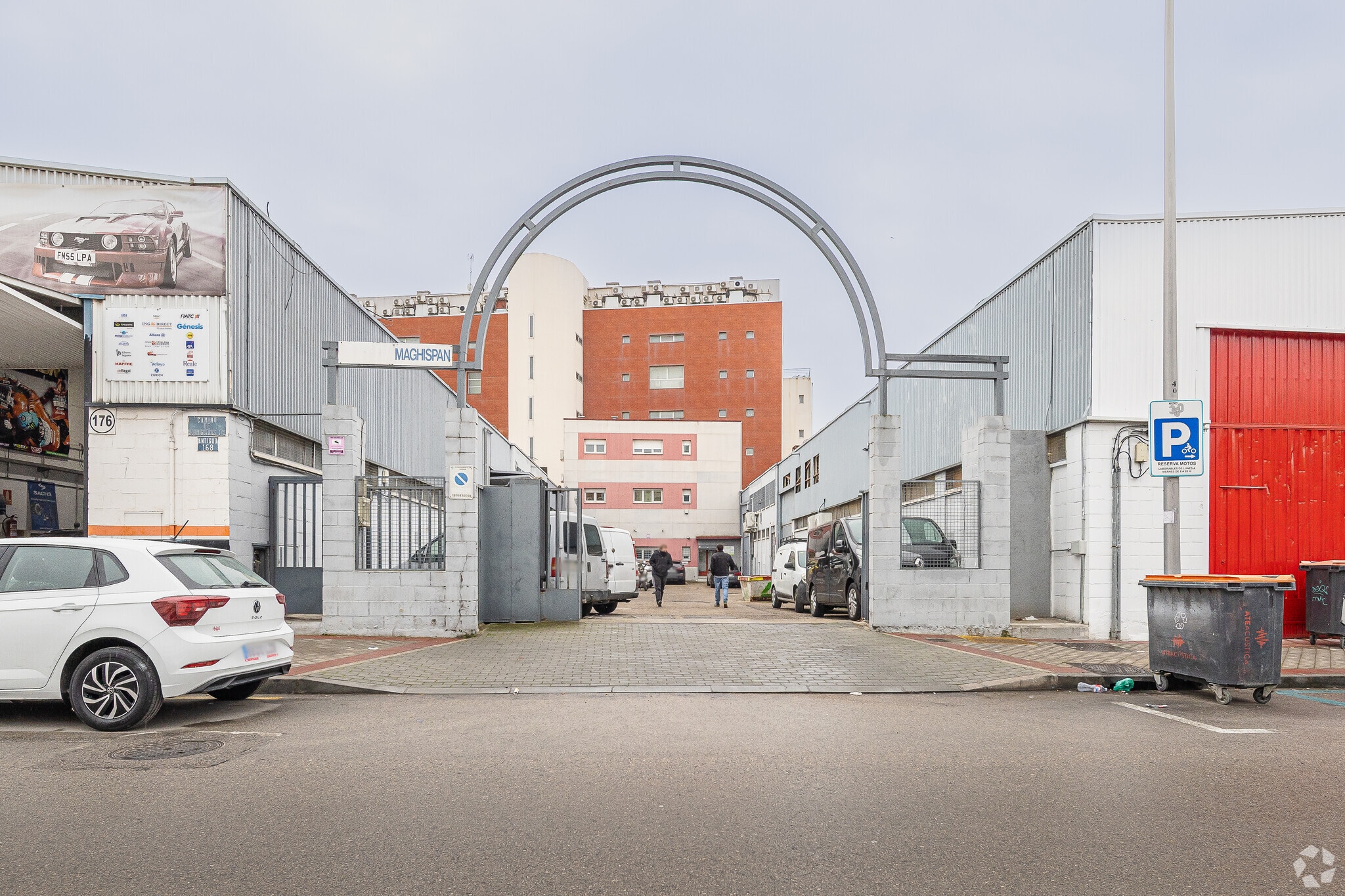 Camino de las Hormigueras, 176, Madrid, Madrid à louer Photo principale– Image 1 sur 4