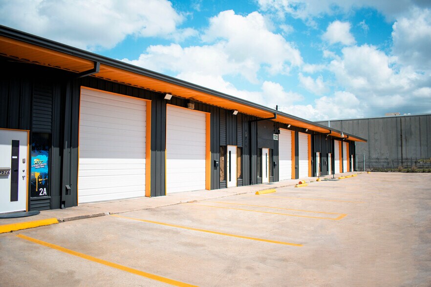 13200 Hempstead Hwy, Houston, TX à louer - Photo de l’immeuble – Image 3 sur 7
