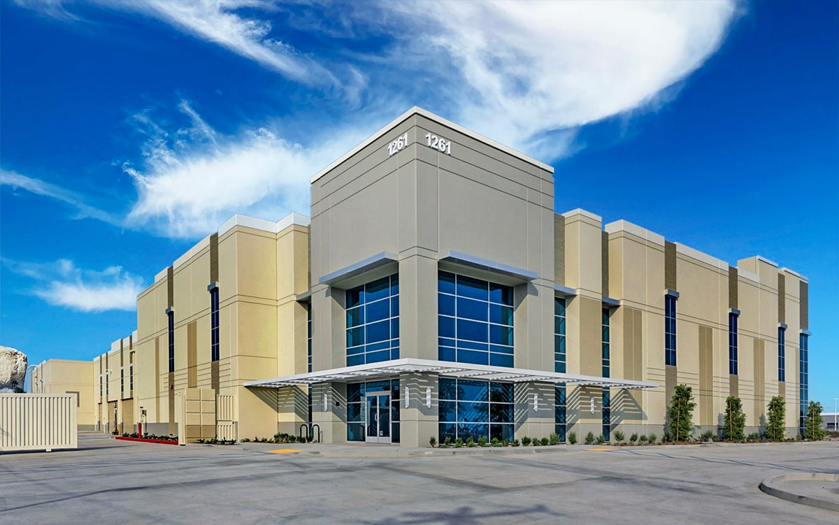 1261 E Airport Dr, Ontario, CA à louer Photo principale– Image 1 sur 5
