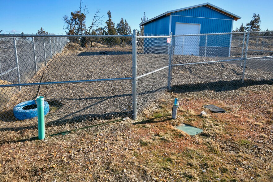 932 4th ct, Redmond, OR à vendre - Photo de l’immeuble – Image 3 sur 7