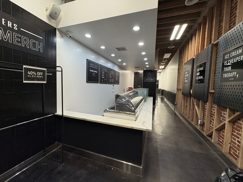 5713 N Figueroa St, Los Angeles, CA à louer - Photo de l’immeuble – Image 3 sur 16