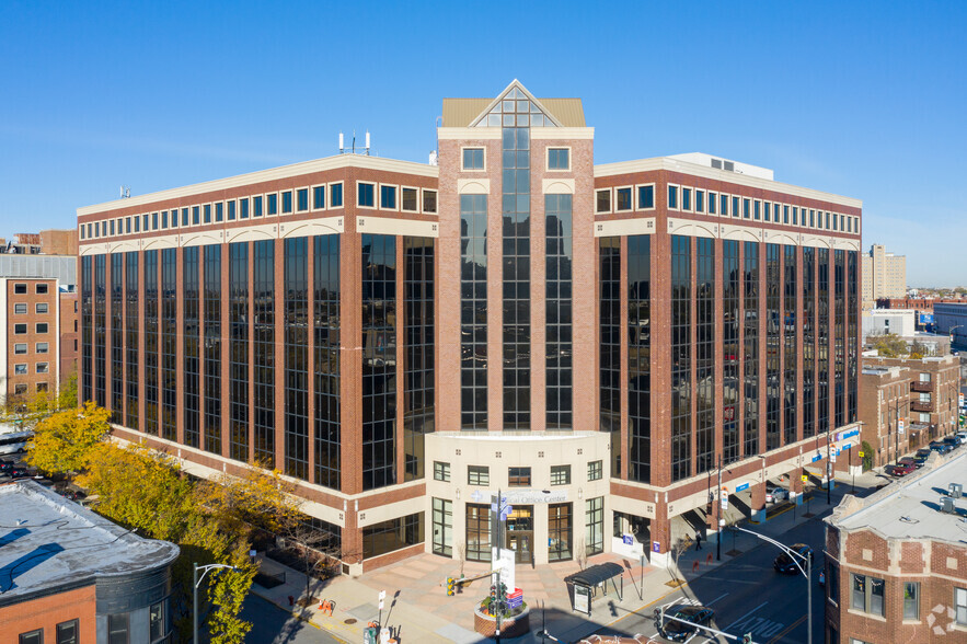 3000 N Halsted St, Chicago, IL à louer - Photo principale – Image 1 sur 7