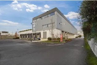 Industriel/Logistique dans Saint-Denis à louer - Photo de l’immeuble – Image 2 sur 8