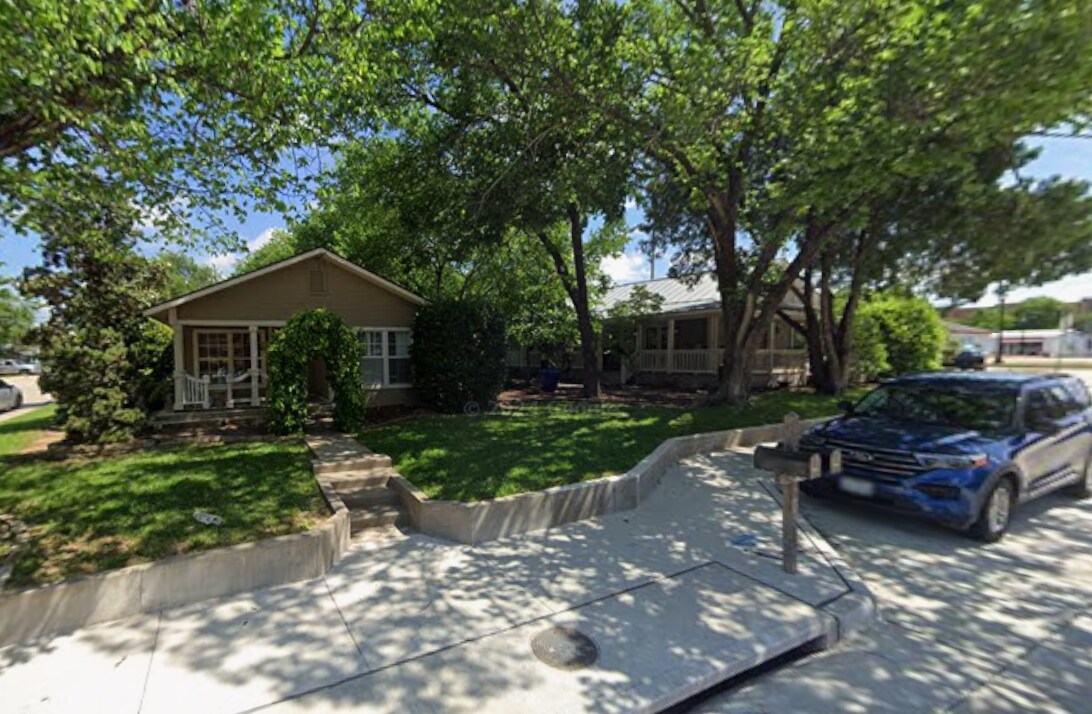 7126 Elm St, Frisco, TX à vendre Photo de l’immeuble– Image 1 sur 7