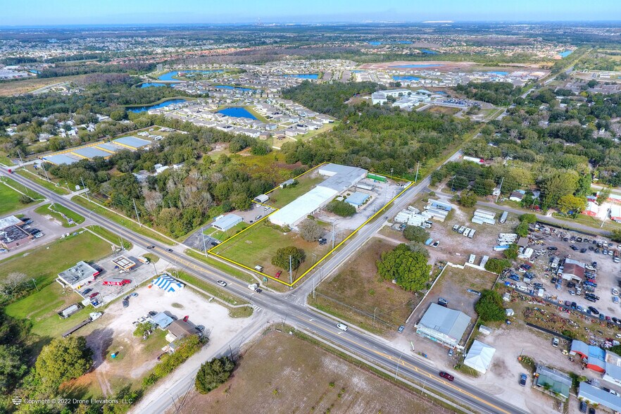 707 W Lake Dr, Wimauma, FL à vendre - Photo de l’immeuble – Image 3 sur 20