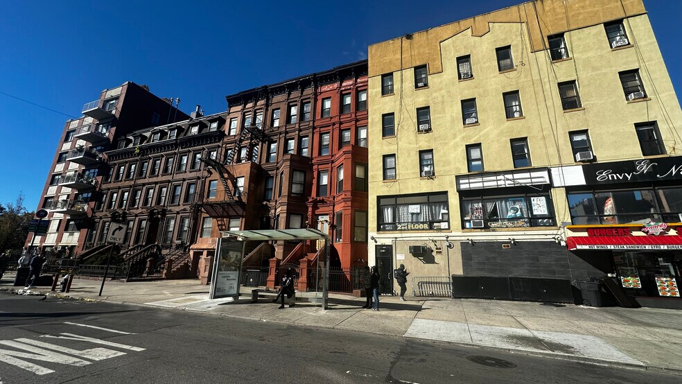 2014 Fifth Ave, New York, NY à vendre - Photo de l’immeuble – Image 3 sur 14