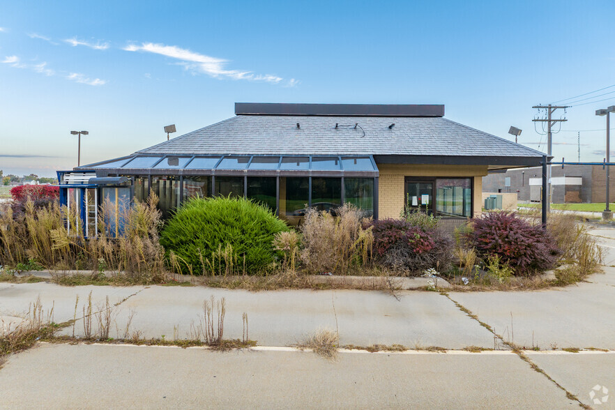 2901 S Grand Ave E, Springfield, IL à louer - Photo de l’immeuble – Image 3 sur 12