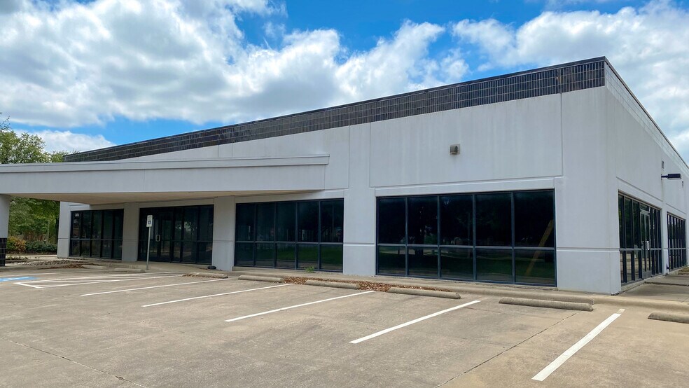 3033 W Royal Ln, Irving, TX à vendre - Photo de l’immeuble – Image 3 sur 14