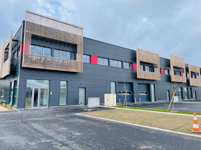 Bureau dans Créteil à louer - Photo de l’immeuble – Image 3 sur 4