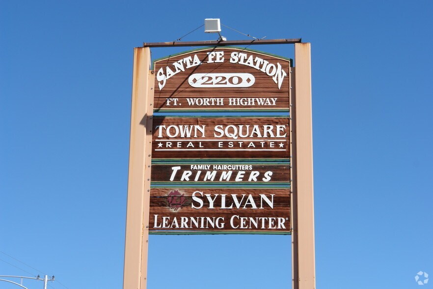 220-224 Fort Worth Hwy, Weatherford, TX à louer - Photo de l’immeuble – Image 3 sur 3