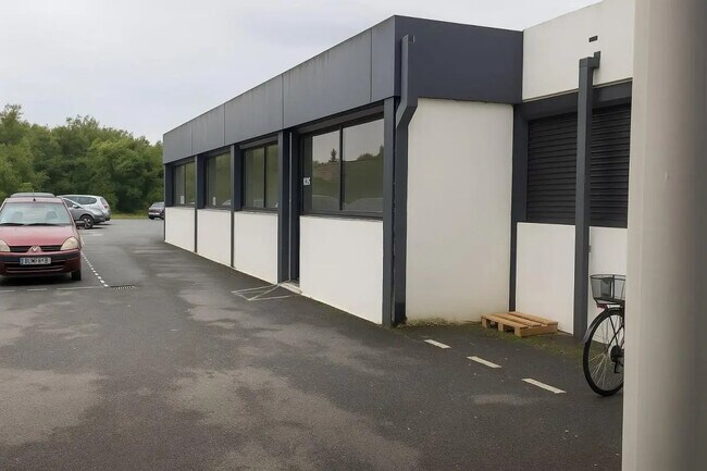 Plus de détails pour Local d'activités à louer