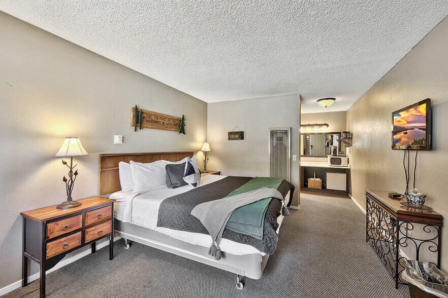 1072 Ski Run Blvd, South Lake Tahoe, CA à vendre - Photo de l’immeuble – Image 3 sur 58