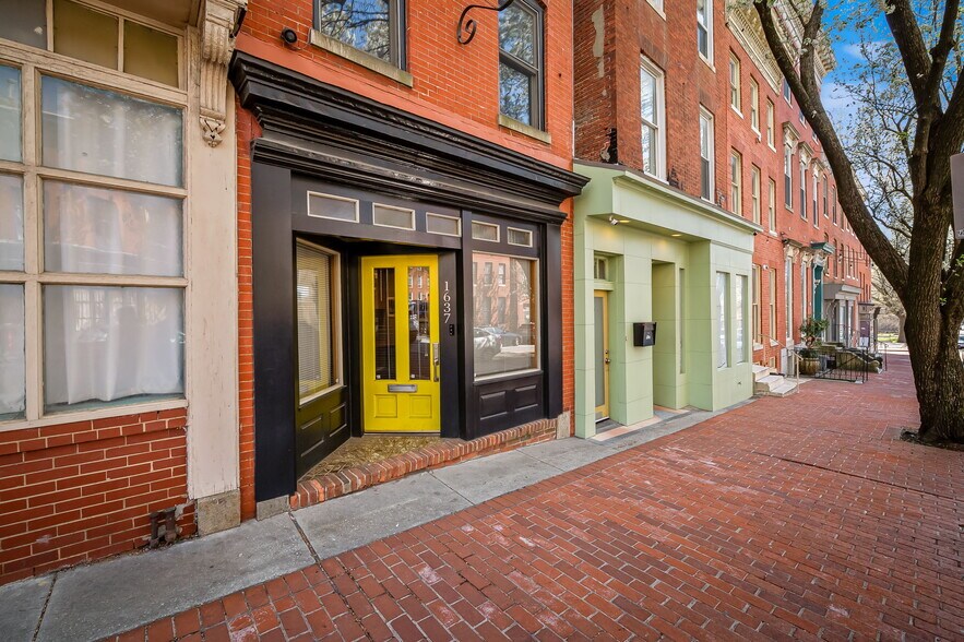 1637 E Baltimore St, Baltimore, MD à vendre - Photo de l’immeuble – Image 2 sur 40