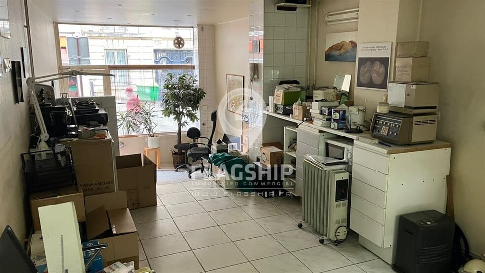 Local commercial dans Paris à vendre - Photo intérieure – Image 2 sur 9