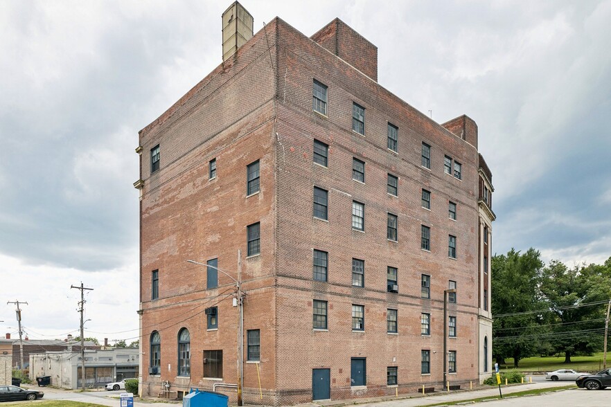 51 E 9th St, Chester, PA à vendre - Photo de l’immeuble – Image 2 sur 22