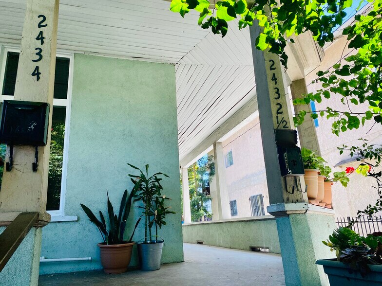 2432 Workman St, Los Angeles, CA à vendre - Photo de l’immeuble – Image 2 sur 33