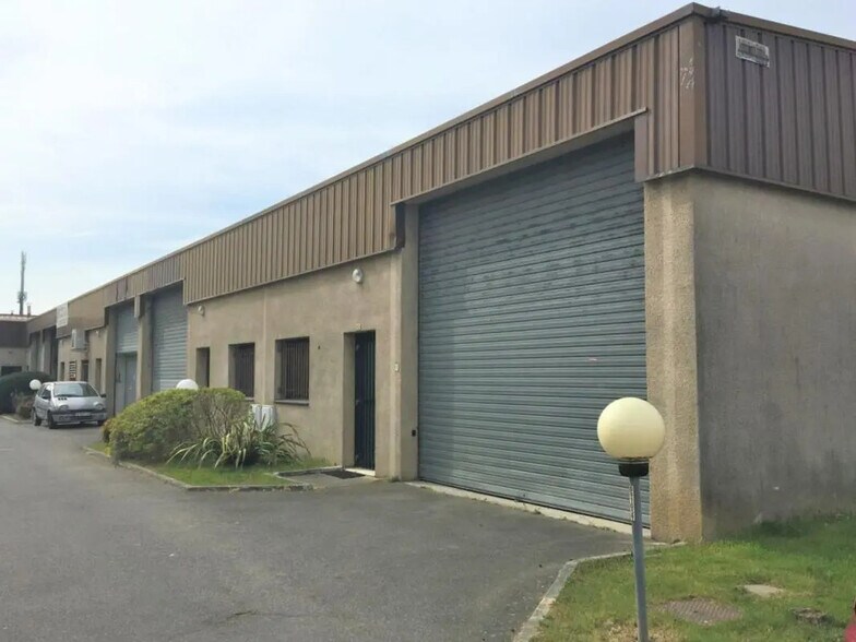 Local d’activités dans Colomiers à louer - Photo de l’immeuble – Image 1 sur 14