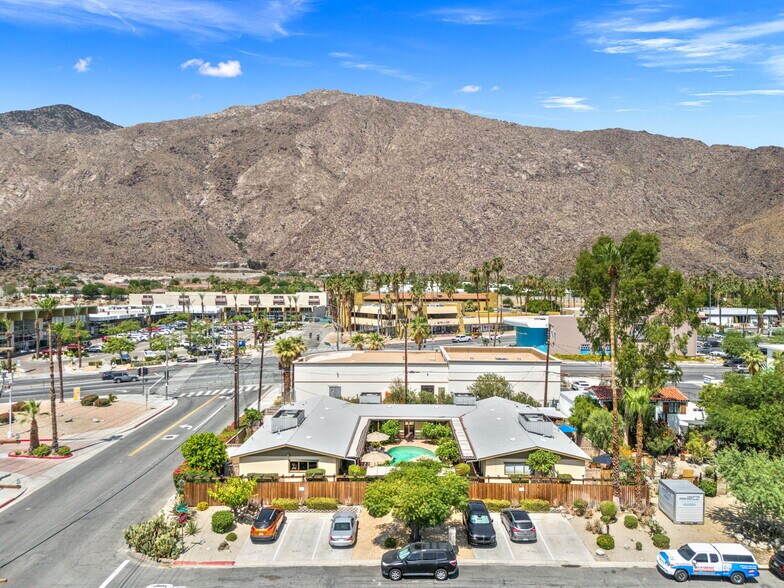 587 S Calle Ajo, Palm Springs, CA à vendre - Photo de l’immeuble – Image 2 sur 75