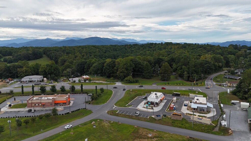 2550 Sugar Hill Rd, Marion, NC à louer - Photo de l’immeuble – Image 2 sur 4