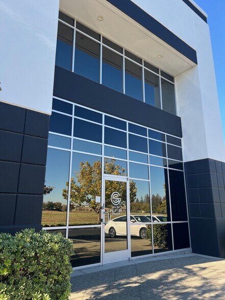 5724 Lonetree Blvd, Rocklin, CA à louer - Photo de l’immeuble – Image 2 sur 9