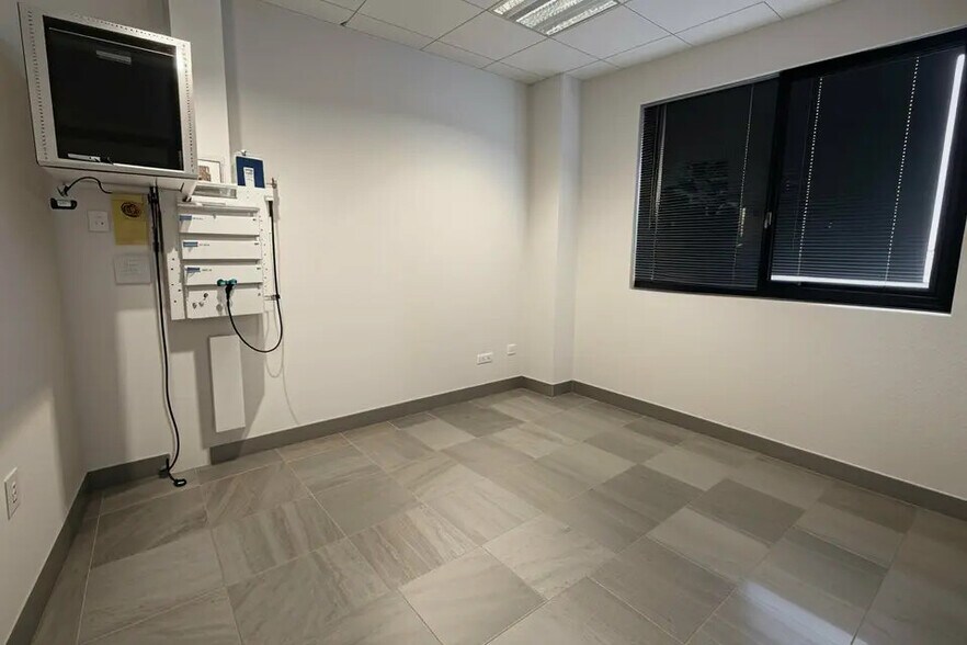 Bureau dans Drumettaz-Clarafond à louer - Photo de l’immeuble – Image 3 sur 5