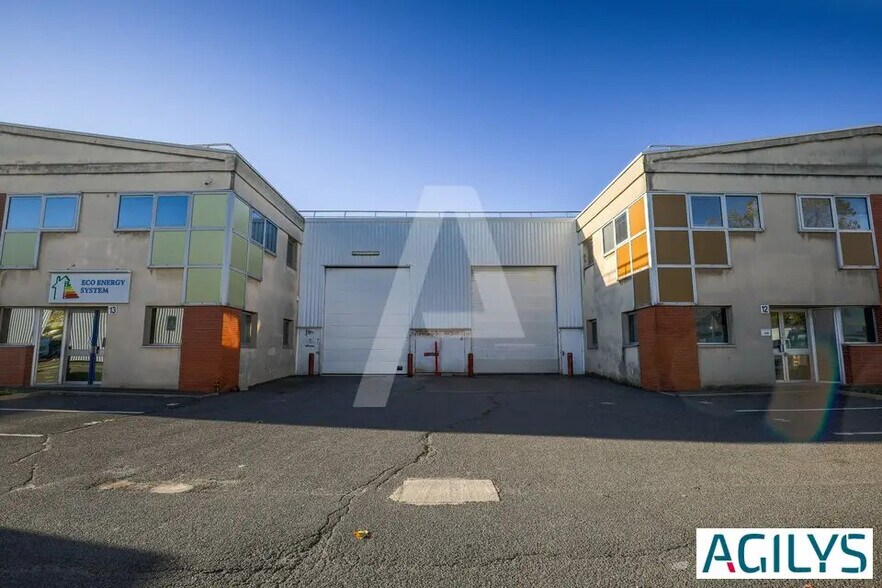 Local d’activités dans Chilly-Mazarin à louer - Photo de l’immeuble – Image 1 sur 7