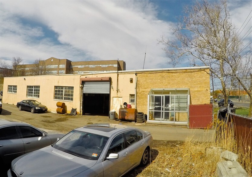 67 S Newman St, Hackensack, NJ à vendre - Photo de l’immeuble – Image 3 sur 4