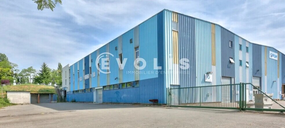 1 Rue Blaise Pascal, Chilly-Mazarin à louer - Photo de l’immeuble – Image 1 sur 8