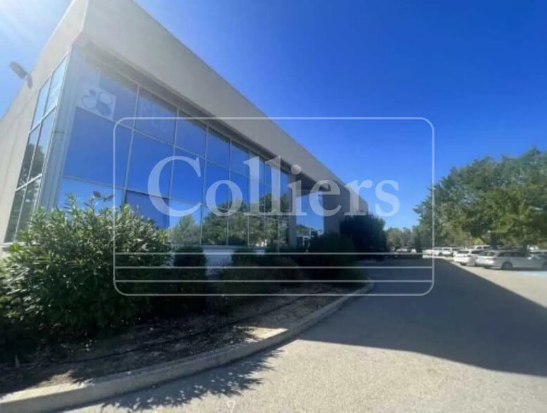 260 Rue René Descartes, Aix-en-Provence à louer - Photo de l’immeuble – Image 1 sur 7