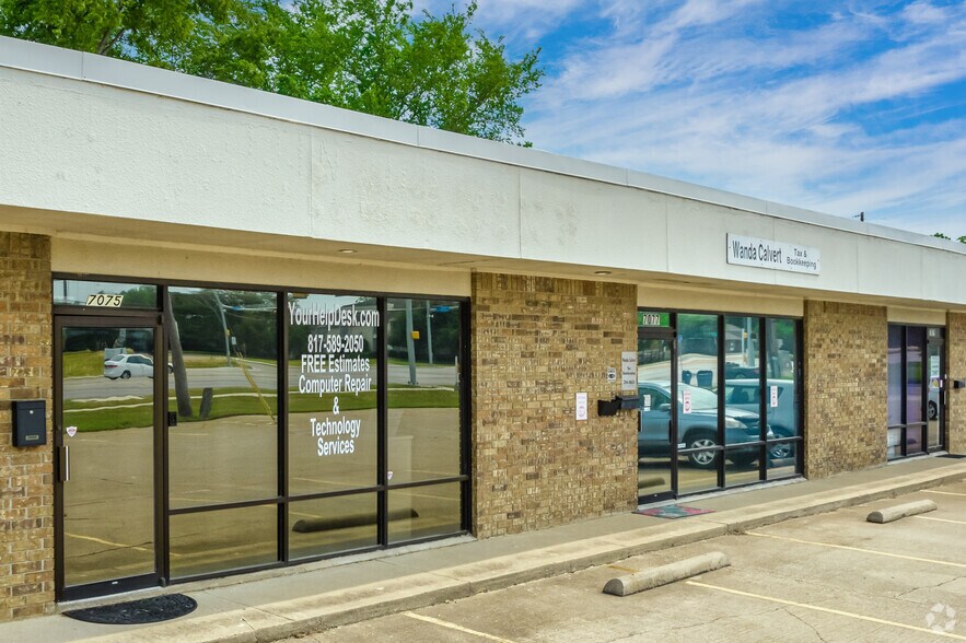 7075-7085 Baker Blvd, Richland Hills, TX à louer - Photo de l’immeuble – Image 3 sur 4