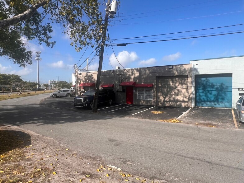 1109-1111 NE 7 Avenue, Fort Lauderdale, FL à vendre - Photo de l’immeuble – Image 3 sur 12