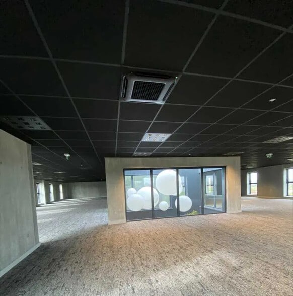 Bureau dans Montivilliers à louer - Photo de l’immeuble – Image 1 sur 1