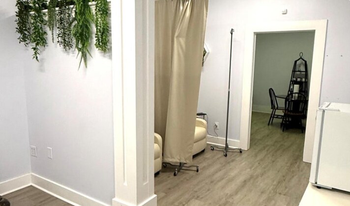 102 N Burke Ave, Long Beach, MS à louer - Photo intérieure – Image 2 sur 6