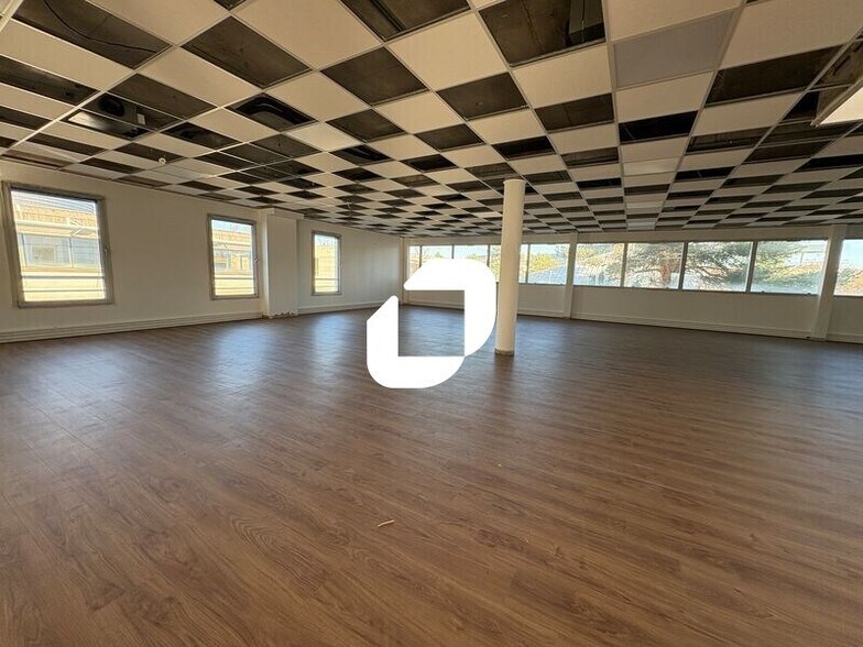 11 Rue Edison, Bron à louer - Photo intérieure – Image 2 sur 7