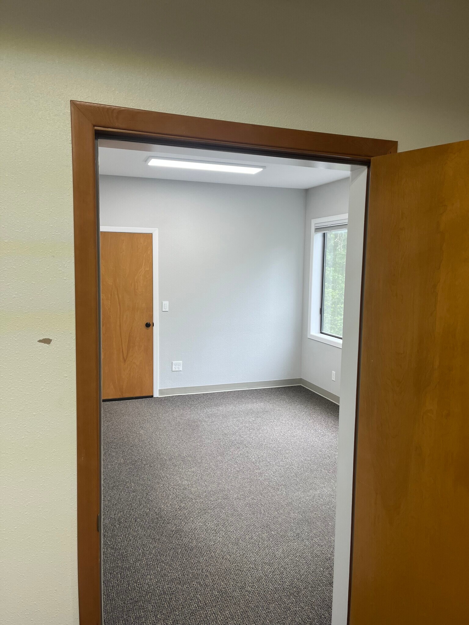 36200 Pittsburg Rd, Saint Helens, OR à louer Photo intérieure– Image 1 sur 2