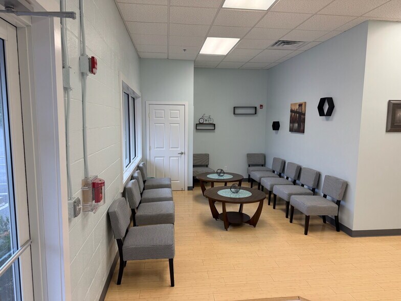 100 Corporate Dr, Trumbull, CT à vendre - Photo de l’immeuble – Image 3 sur 15