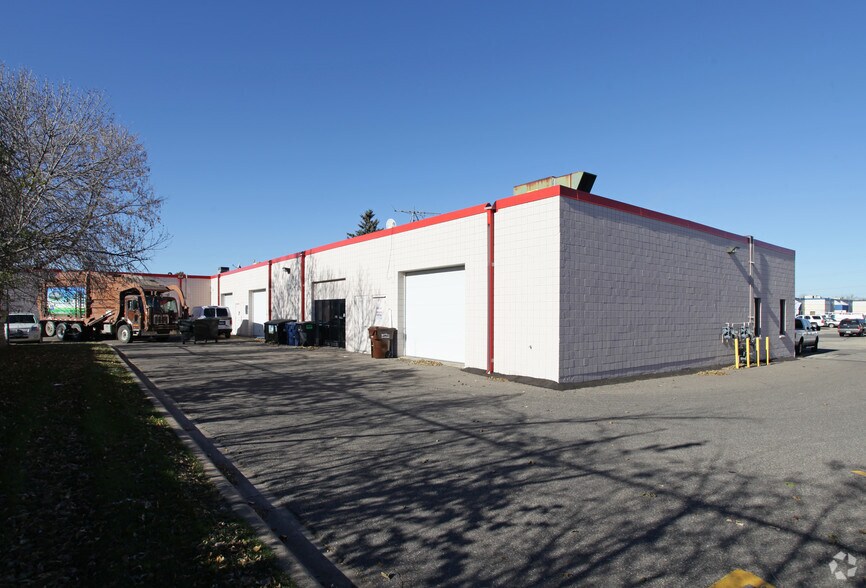 6102-6112 Olson Memorial Hwy, Golden Valley, MN à louer - Photo de l’immeuble – Image 2 sur 3