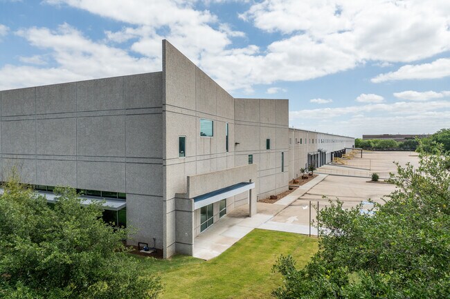 Plus de détails pour 12900 W Airport Blvd, Sugar Land, TX - Industriel/Logistique à louer