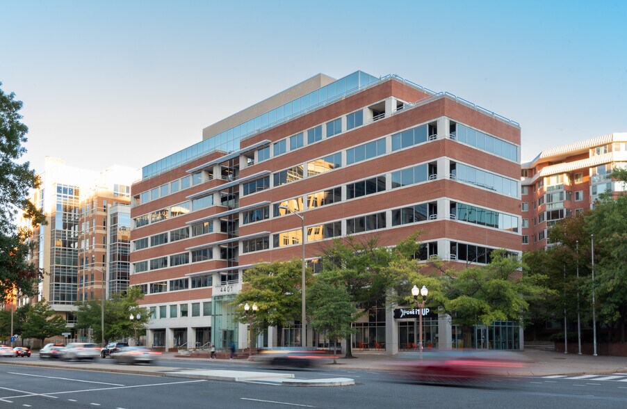 4401 N Fairfax Dr, Arlington, VA à louer - Photo de l’immeuble – Image 2 sur 12